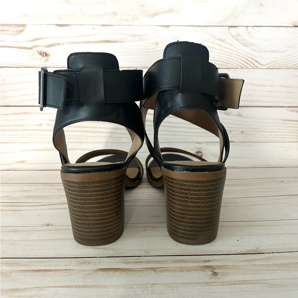 Black Merona straps heeled sandals - Picture 4 of 5